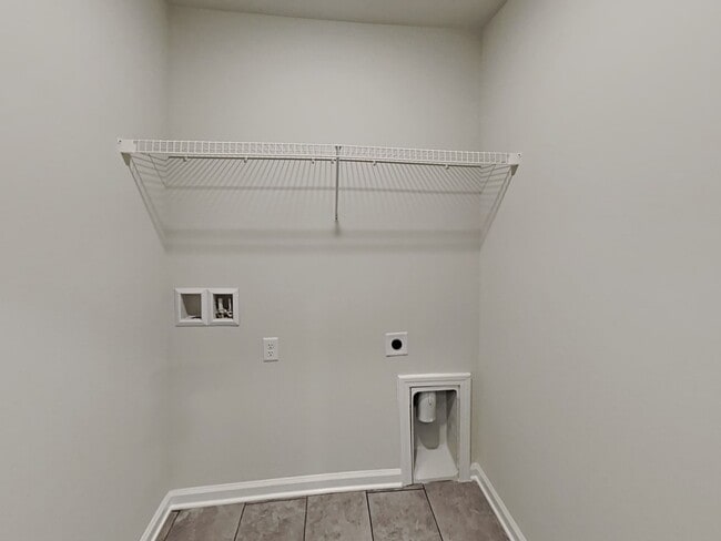 Building Photo - 10 Cardinal Ct