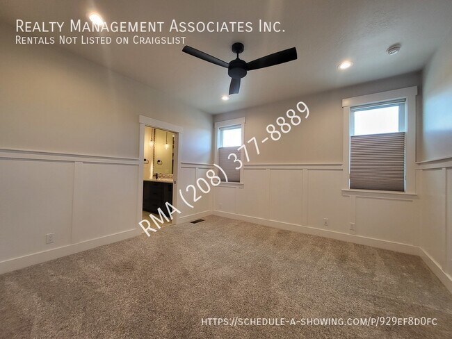Building Photo - 2015 E Knobcone Dr