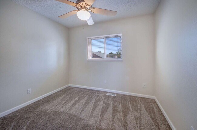 Building Photo - Charming Colorado Springs Rental in Top Ra...