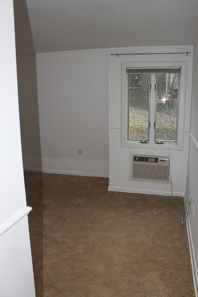 Building Photo - 26 Hollis Ln