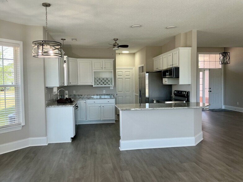 Building Photo - 546 Stonemason Dr