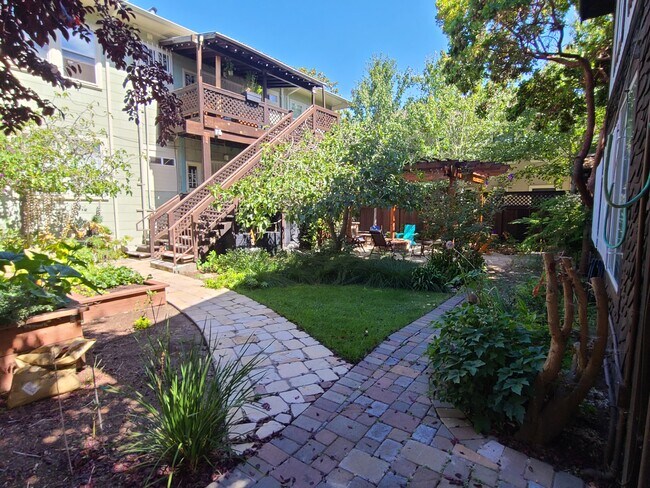 Building Photo - The Casita