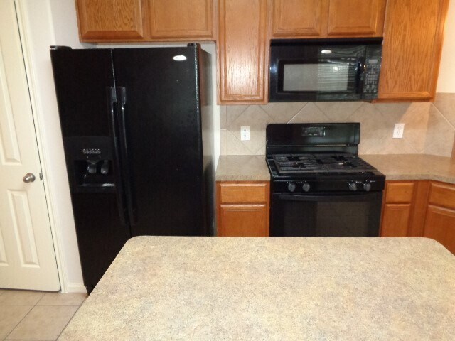 Building Photo - 20347 Yosemite Falls Dr