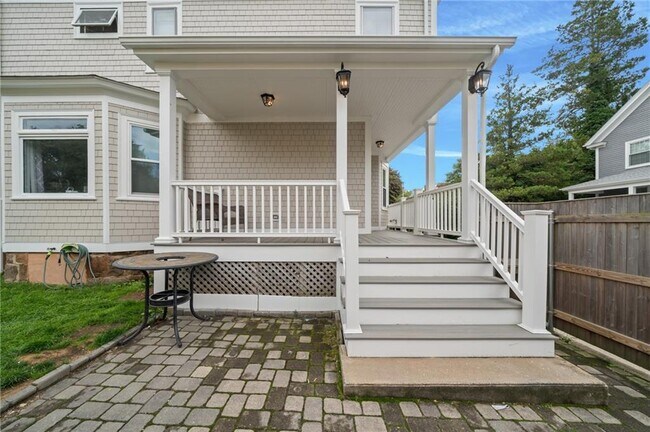 Building Photo - 28 Rhode Island Ave