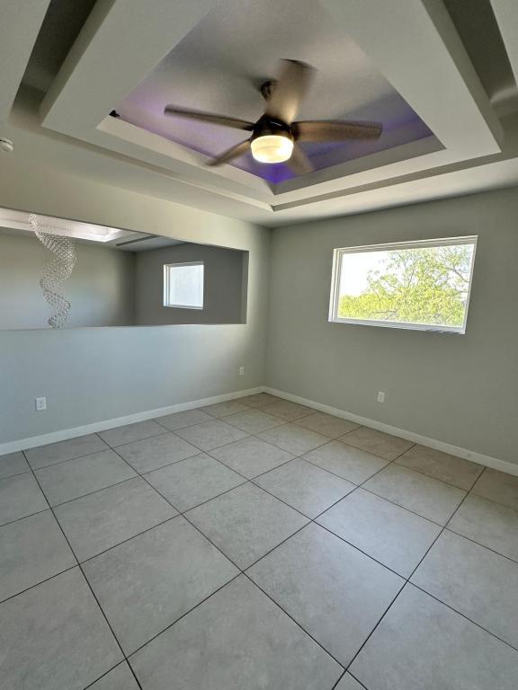 Building Photo - 1822 Sunset Dr