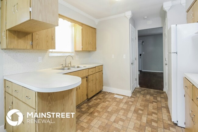 Building Photo - 1710 Galion Ave