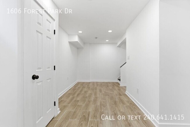 Building Photo - 1606 Forest Park Dr