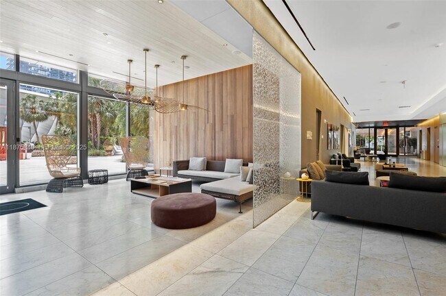 Building Photo - 88 SW 7th St