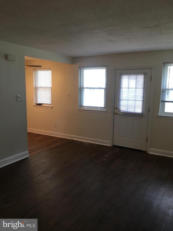 Building Photo - 12 Reliance Ct