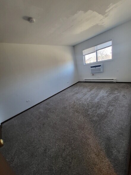 Building Photo - 1525 Norway Ln