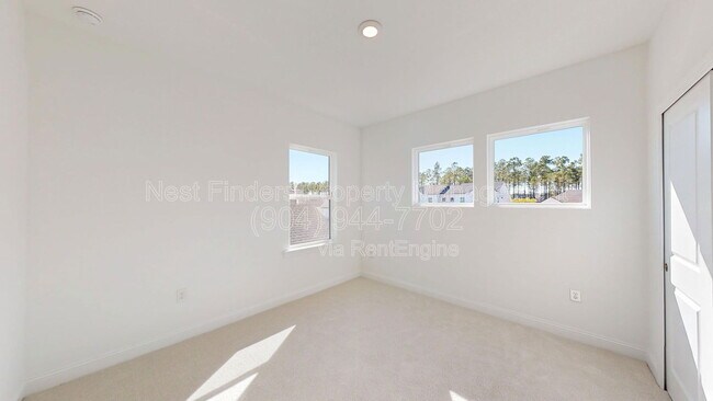 Building Photo - 156 Latham Dr