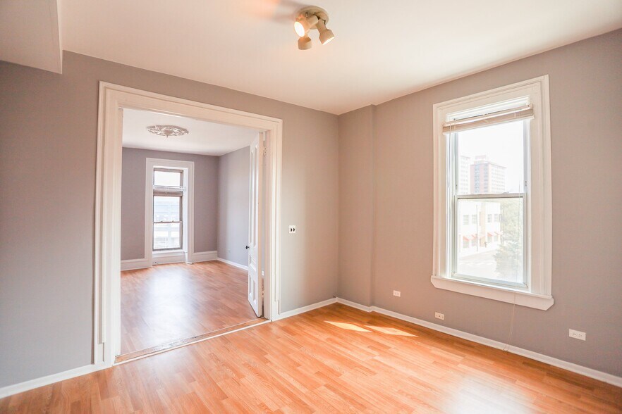 Building Photo - 1578 N Clybourn Ave