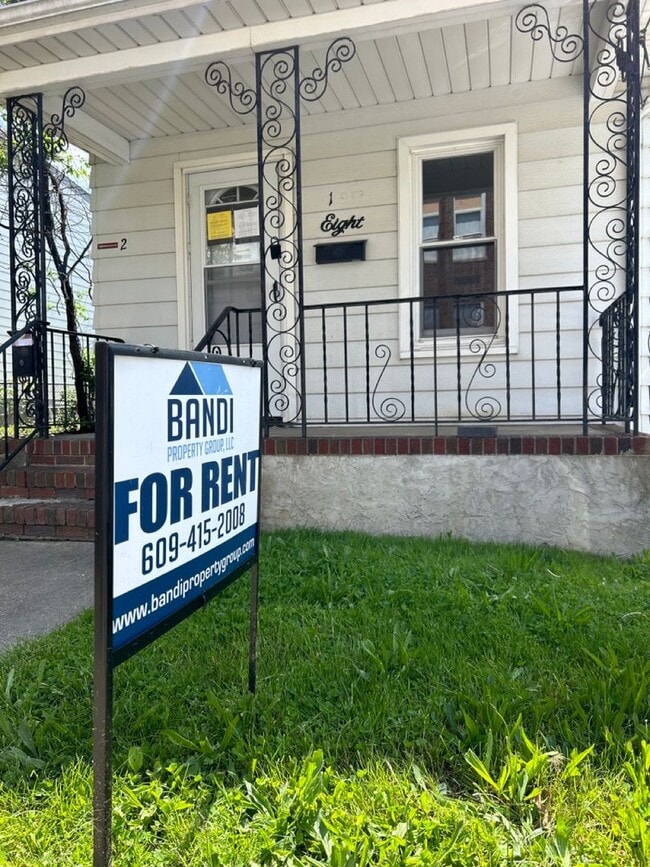 Building Photo - 8 Leland Ave