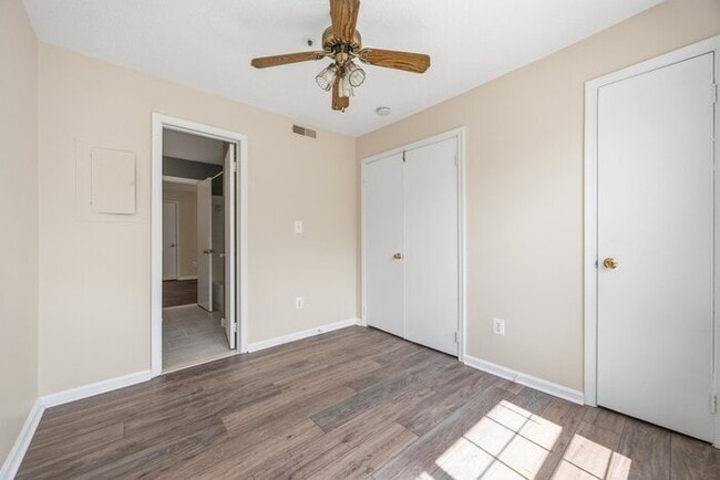 Building Photo - 14053 Vista Dr