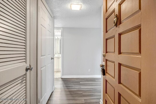 Building Photo - 3906 Mission Dr