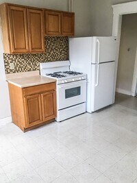 Building Photo - 10