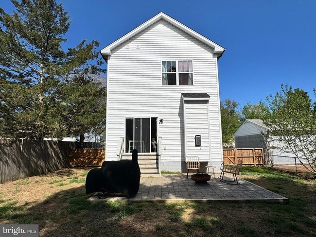 Building Photo - 233A Church St