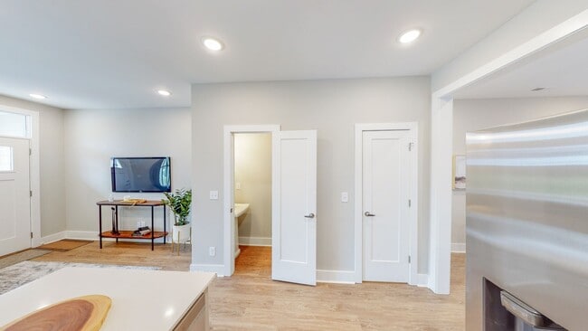 Building Photo - 3 bedroom 2.5 bath at Milltown @ the South...