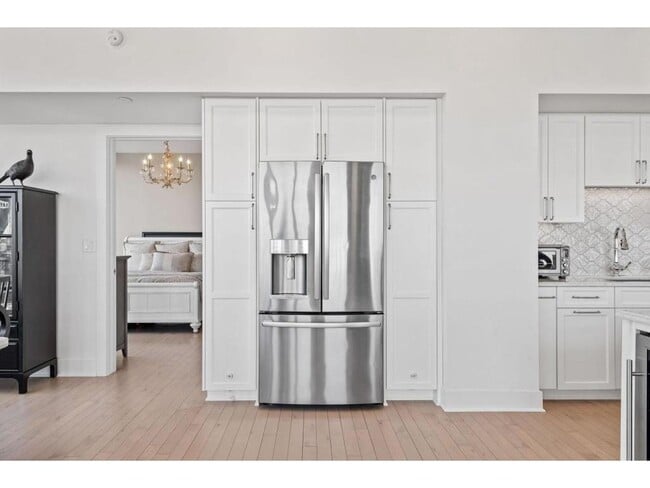 Building Photo - 740 Portland Ave