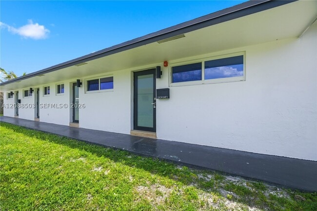 Building Photo - 2209 SW 61st Ave