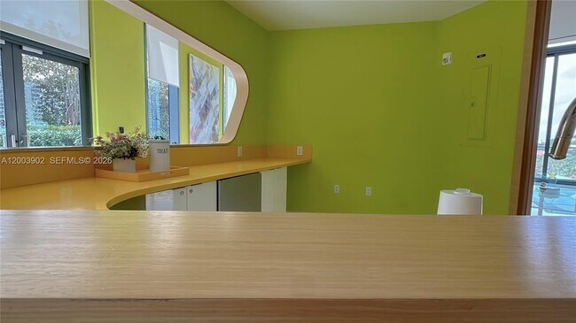 Building Photo - 501 NE 31st St