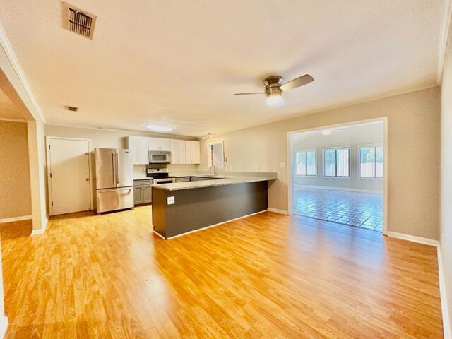 Building Photo - 627 Sea View Dr