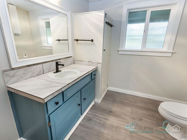 Building Photo - MOVE IN SPECIAL - $500 OFF - Spacious 3 bedroom, 2 bathrooms!!!