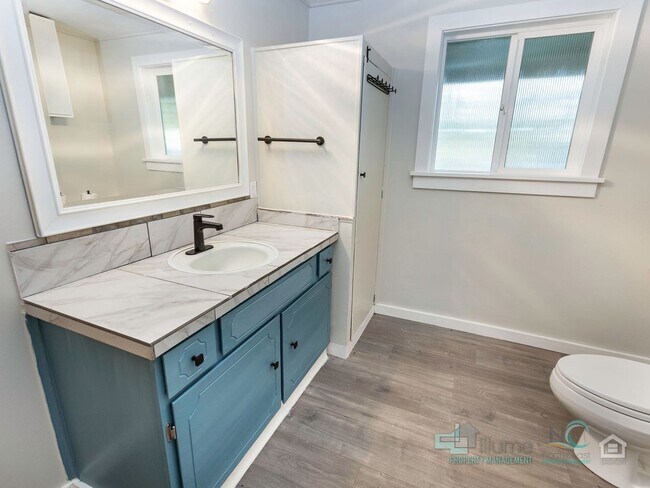 Building Photo - Spacious Single Family Home in Seaside!!!
