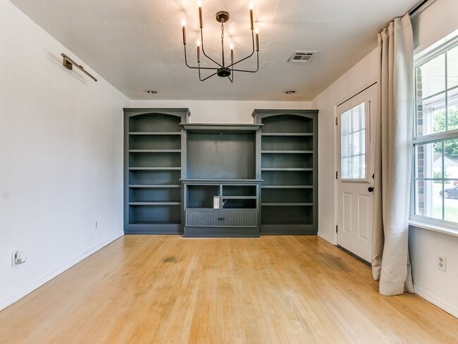 Building Photo - Charming 2 Bedroom Home in Oklahoma City