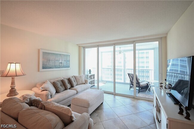 Building Photo - 7146 Estero Blvd