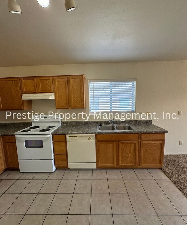 Building Photo - Charming Desirable Vail Home