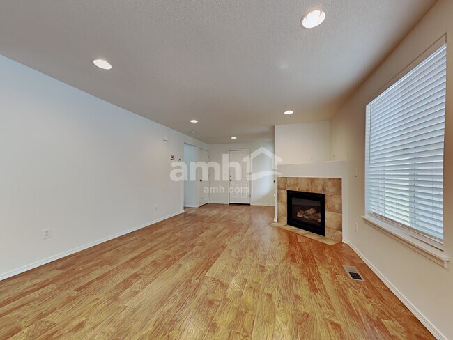 Building Photo - 1410 SE 7th Way