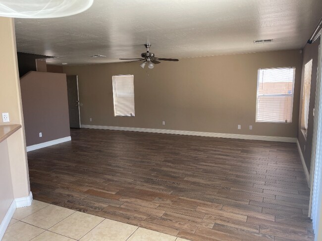Building Photo - 22801 W Mesquite Dr