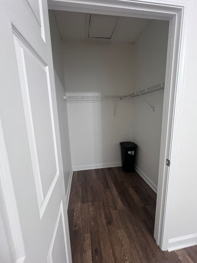 Building Photo - Newly renovated 2 bedroom, 2 bathroom condo coming soon!