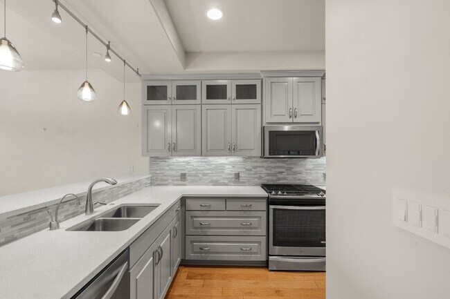 Building Photo - 175 Lithia Way