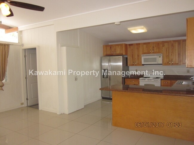 Building Photo - Clean, Conveniently Located, Hidden Gem, Pet OK.