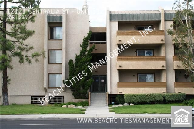 Building Photo - 12121 Centralia St
