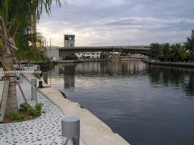 Building Photo - 690 SW 1st Ct