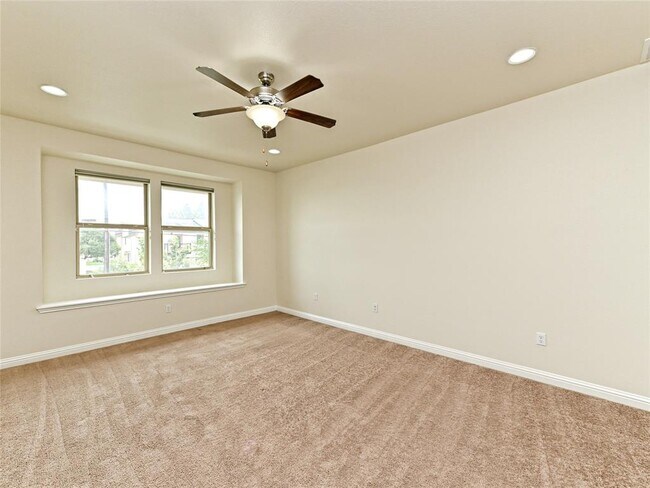 Building Photo - 6814 E Riverside Dr