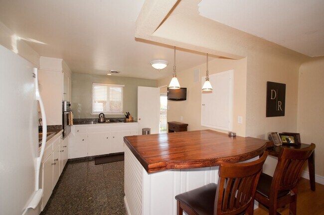 Building Photo - 2Bed/2Bath Home in Sloan's Lake