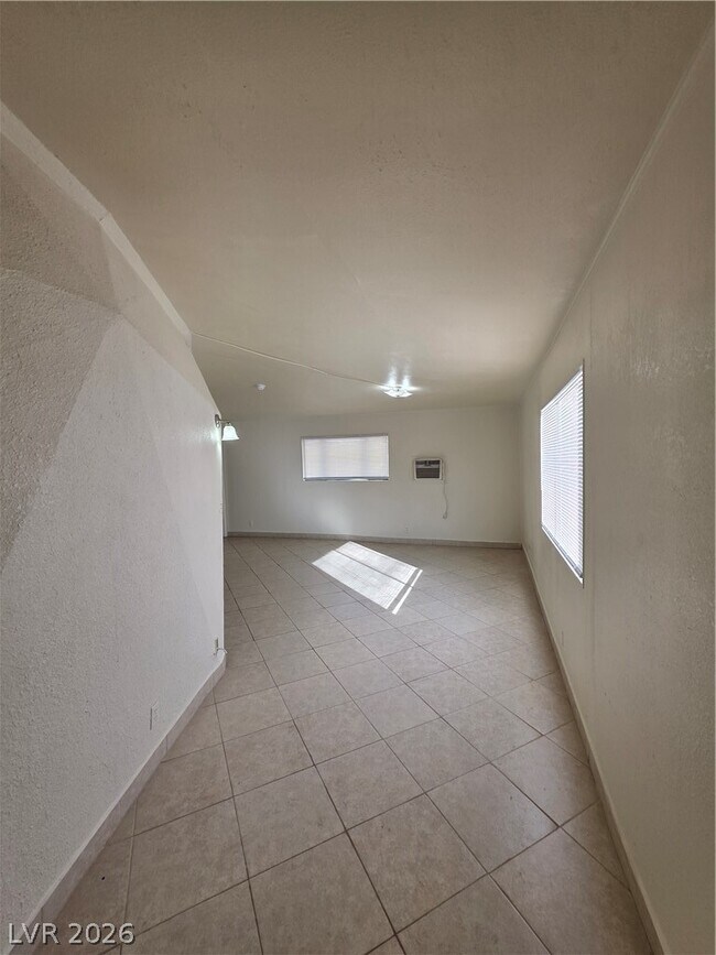 Building Photo - 1427 San Felipe Dr