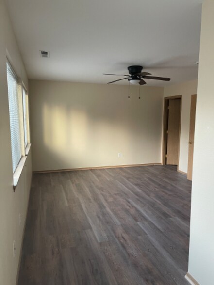 Building Photo - 4906 43rd Ln SE