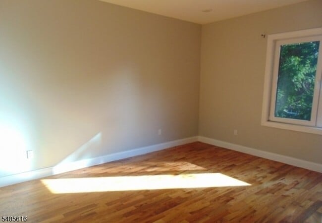 Building Photo - 108 Mill St