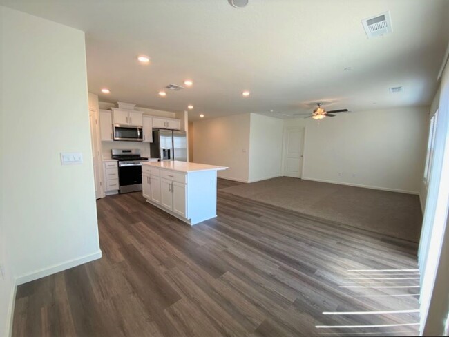 Building Photo - 1334 Ridge Dr