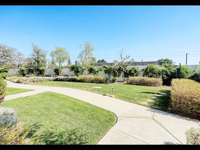 Pet Park - 811 N Dalton Ave