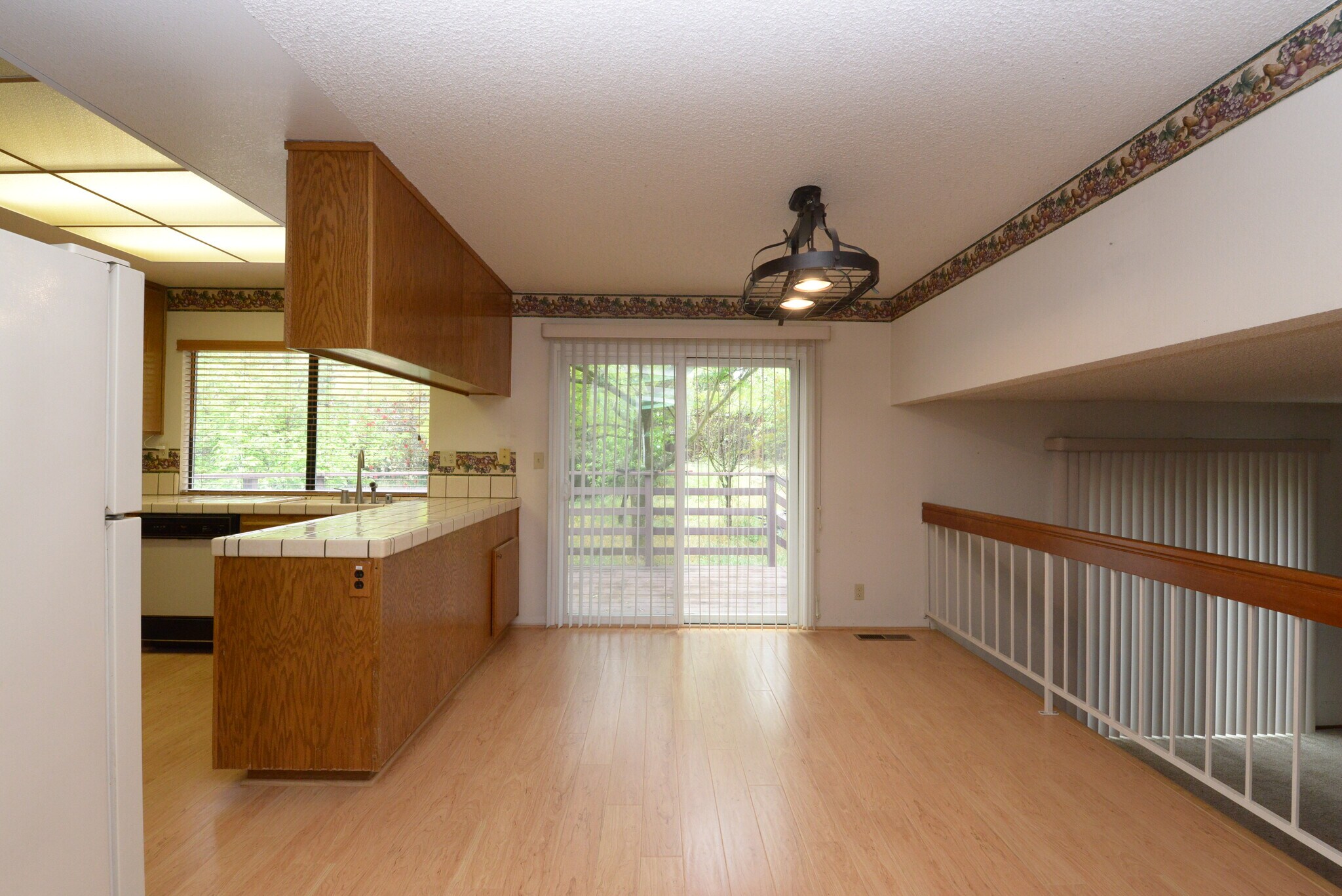 Building Photo - 923 Linden Ave