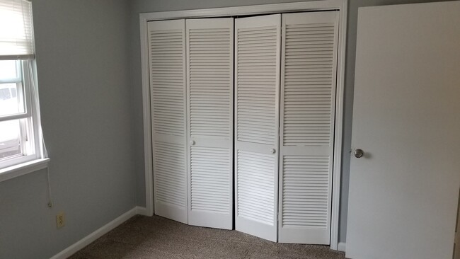 Spare Bedroom #1 Closet - 850 Winfield Ct