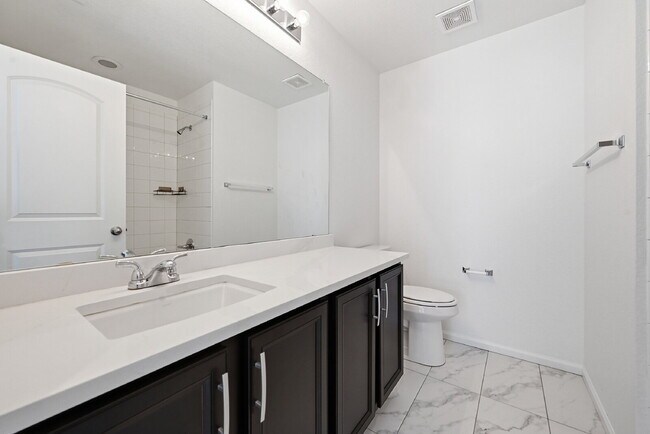 Building Photo - $2,940.95- 3-bed, 2.5 bath home in Aurora