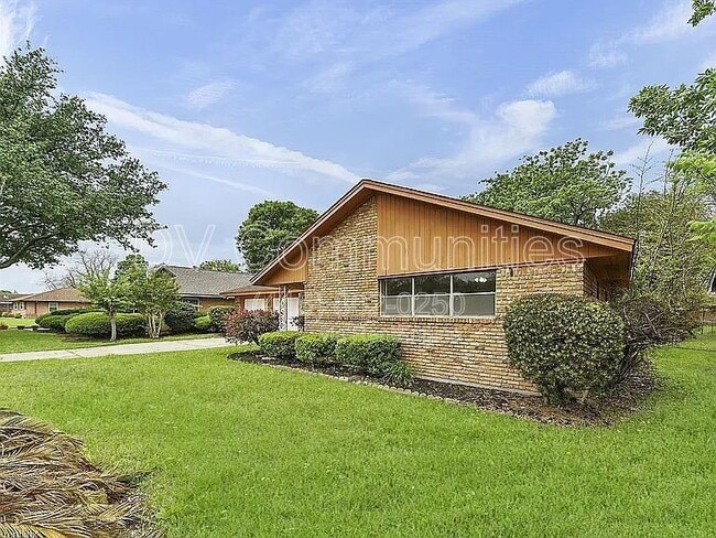 Building Photo - 2930 Wuthering Heights Dr