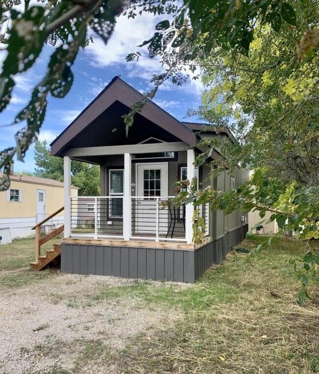 Building Photo - 401 S 1st St